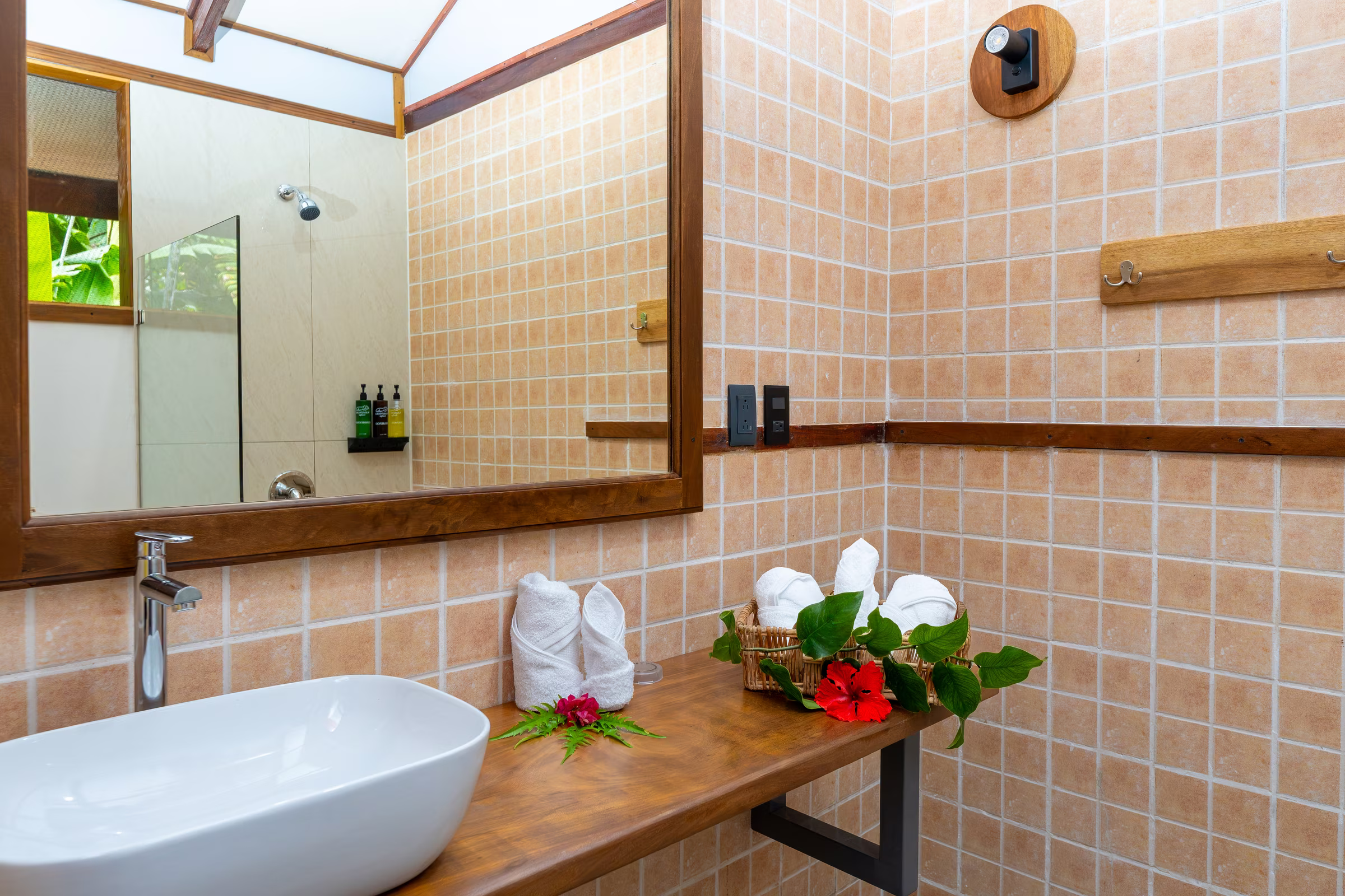 Bungalow Master Suite — photo 8